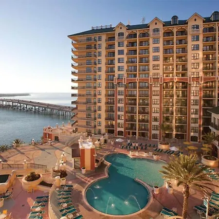 Beautiful Resort In Emerald - 1Bd